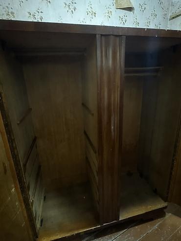 Paltar dolabları, qarderoblar: İki bölməli taxta paltar şkafı - Material: tam ağac (qəhvəyi rəngli) — 2