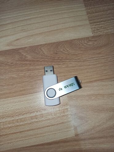 Klaviaturalar: Flash kart 8 GB, USB, Yeni