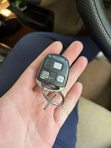 Ключи: Ключ Toyota Оригинал — 2