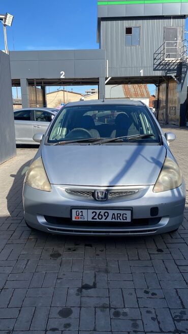 транспорт каракол: Honda Fit: 2002 г., 1.3 л, Вариатор, Бензин, Хетчбек