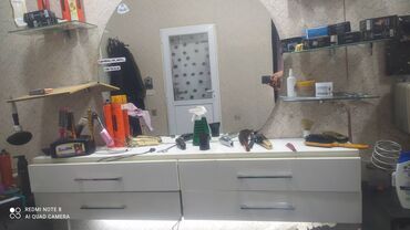Salon, tibbi kreslolar: İşlənmiş, Saş kəsimi kreslosu
