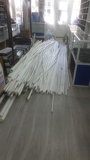 Седёлки для труб: Белая одинарная опора TEBO с защелкой. Предназначена для надежной — 6