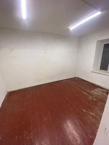 старый дом бишкек: 82 м², 3 комнаты, Бронированные двери, Кондиционер, Парковка
