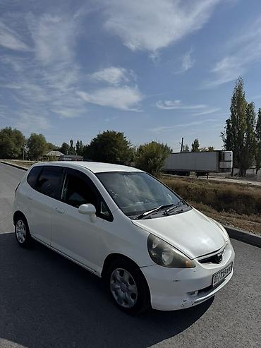 фит красный: Honda Fit: 2002 г., 1.3 л, Хэтчбэк — 6