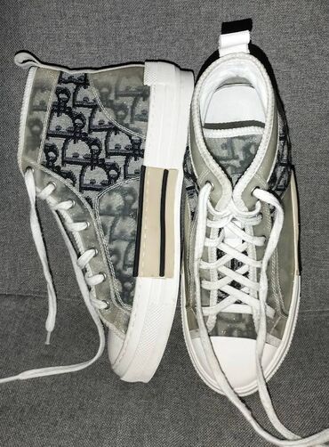 Women's Sneakers and athletic shoes: 37.5 na lalafo.rs — 5 Women's Sneakers and athletic shoes: 37.5 — 5