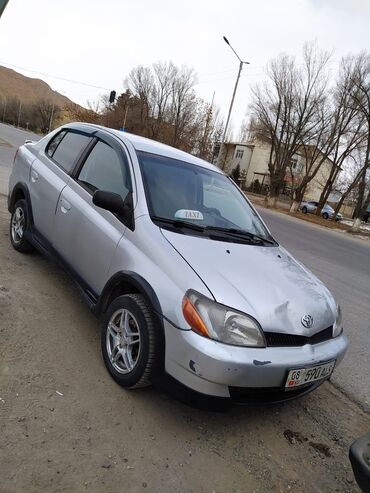 Toyota: Toyota Platz: 2001 г., 1.5 л, Автомат, Бензин, Седан