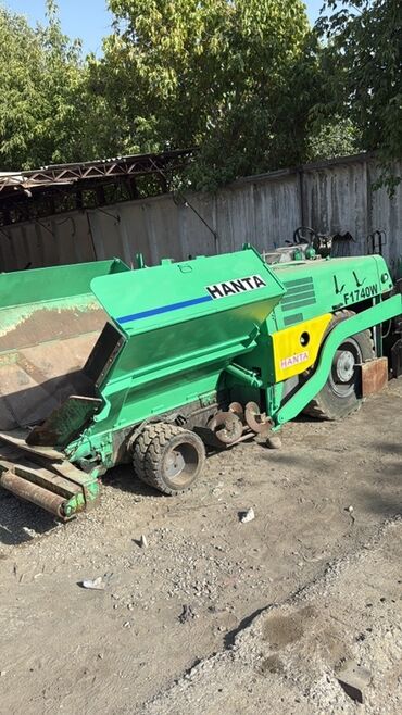 продам мёд: СРОЧНО ПРОДАЕТСЯ!!! Асфальтоукладчик HANTA F1740W Ширина укладки 1,4