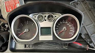 Glave motora: POLOVNI DELOVI SVI MODELI ZA FORD B-MAX, C-MAX, FIESTA . OD 2000. DO — 14
