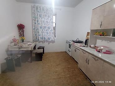 Продажа коттеджей и домов: Продаётся или меняется дом в селе Мээнеткече, город Токмок. Дом тёплый — 10