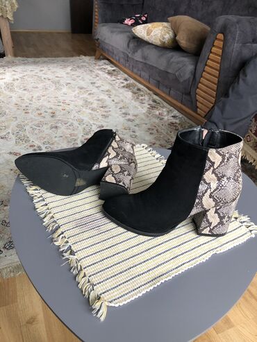 детские кожаные сандалии: Ботильоны, 38, цвет - Черный, BELLOTA
