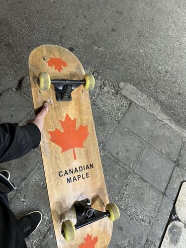 Skeytbordlar: Skateboard – Canadian Maple - Taxta: “CANADIAN MAPLE” yazılı — 9