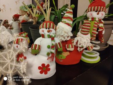 Yeni il oyuncaqları və bəzəkləri: Yeni il aksesuarları. 10-15-20₼ Yeni il xonça və ekibanular da — 9