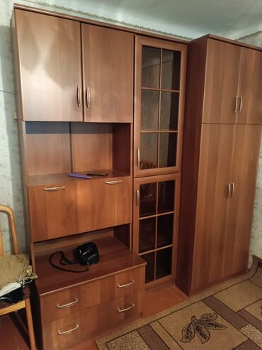 продаю бу кухонный шкаф: Представляем комплект кухонных шкафов, состоящий из двух напольных