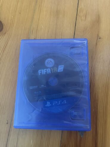 disk ps4: PlayStation 4 üçün obloşkasiz FIFA 18 futbol simulyatoru. Bu, EA