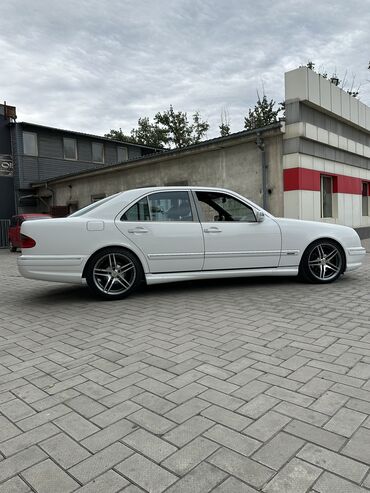 кузов на 210: Mercedes-Benz 320: 2001 г., 3.2 л, Автомат, Бензин, Седан