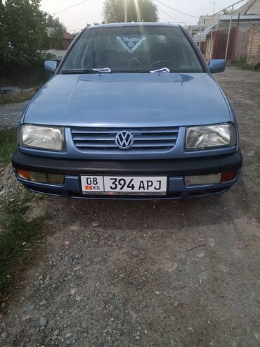 Volkswagen: Volkswagen Vento: 1993 г., 1.8 л, Механика, Бензин, Седан