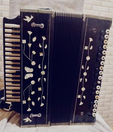 Musiqi alətləri: Qarmon, Akustik, İşlənmiş, Ünvandan götürmə