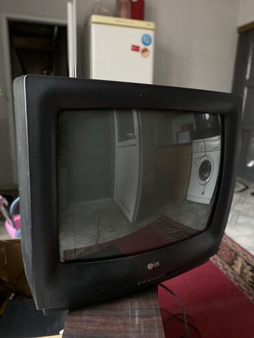 Телевизоры: Продаю 2 цветных телевизора LG и SONY. Все работает,цена по 1000 сом