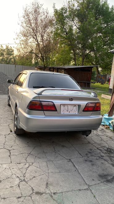 трактор мтз 1221: Honda Accord: 1999 г., 2 л, Автомат, Бензин, Седан