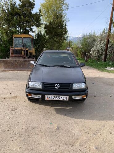 прикуриватель авто: Volkswagen Vento: 1993 г., 1.6 л, Механика, Бензин, Седан