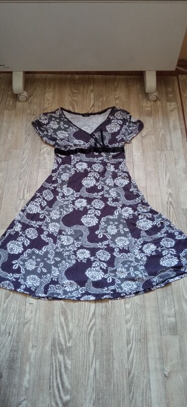 haljina i dzemper: Preudobna haljina,duž.98,pazuh 37,ramena 46 cm,rastegljiva,podesiva
