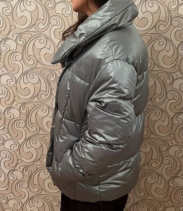 Kurtkalar: "Mavi"dən 270 manata alınıb. Bircə dəfə geyinilib, ölçü uyğun — 5