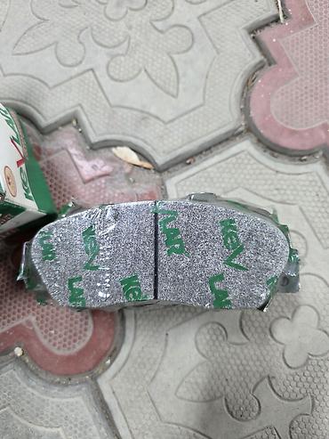 колодки: Комплект тормозных колодок Универсальный Новый — 2