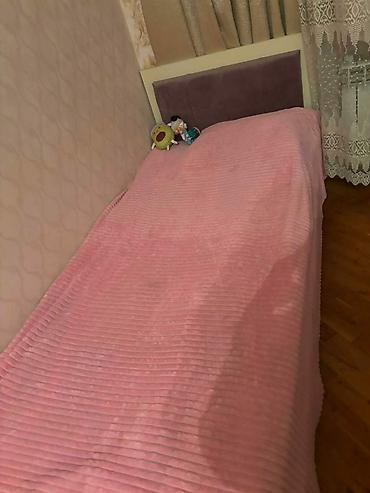 Uşaq dünyası: Çarpayı satılır matras daxil. Yeni kimidir. Qiymət: 90 AZN. Ünvan — 1