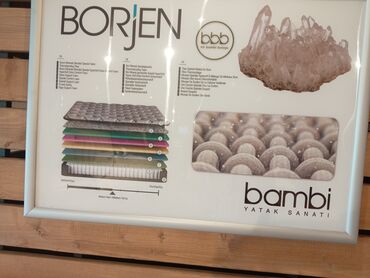 Kreveti: Krevet sa tapaciranim uzglavljem u svetloj boji, modernog dizajna sa — 5