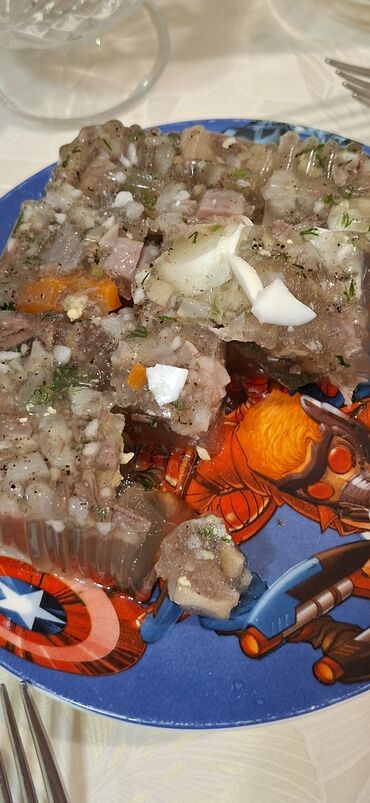 набор для шашлыка в кейсе: Домашний холодец в порционных контейнерах - Классический мясной