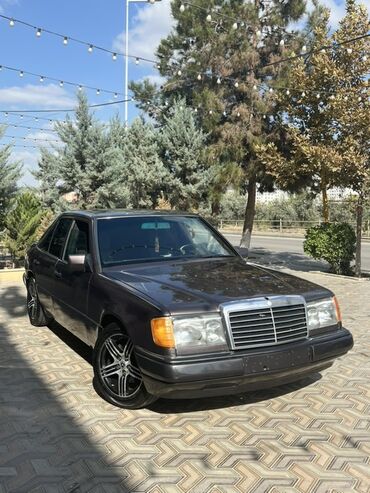 водительское сиденье спринтер: Mercedes-Benz W124: 2.5 l | 1991 il Sedan