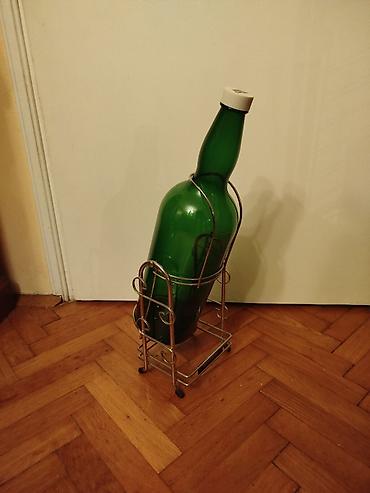 cipelarnik matis: Dekorativna zelena staklena boca flasa sa metalnim stalkom “Black — 10