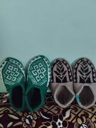 домашние женские тапочки из овчины: Əl işı toxunma ev çəkmələri - Material: qalın sapla hörülmüş, yumşaq