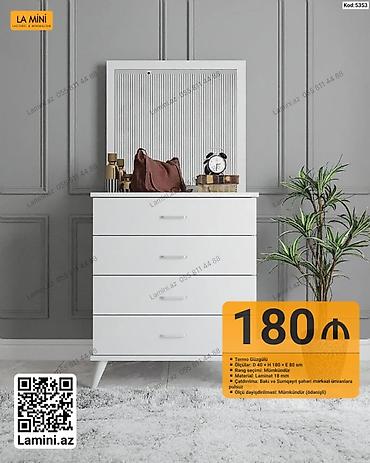Ağ rəngli termo güzgülü komod. Ölçüləri: dərinlik 40 sm, hündürlük