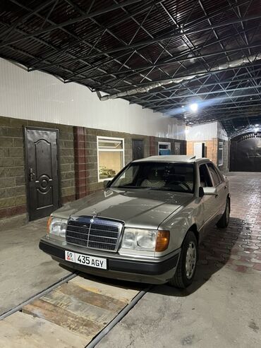 чехол для машины бу рядом хиёбони рӯдакӣ, душанбе: Mercedes-Benz W124: 1990 г., 2 л, Механика, Бензин, Седан