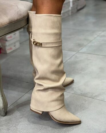 velicina 9 obuca: High boots, 40