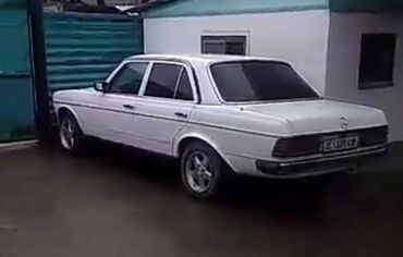 бу наборы ключей: Mercedes-Benz W123: 1982 г.