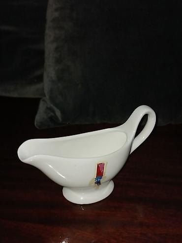 Süfrə qab-qacağı: Ağ rəngli porselen sous qabı (gravy boat) - Material: Yüksək — 1