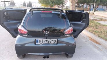 Toyota: Toyota Aygo: 1 l. | 2009 έ. Χάτσμπακ — 13
