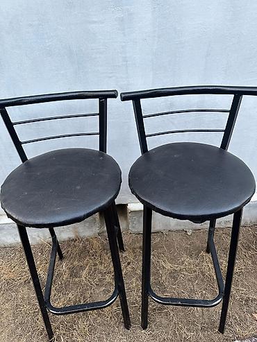 bar stullari satilir: Metaldan bar tabureti dəsti (2 ədəd) 1Ay İşlenib Yeni Vəziyyetde - — 2
