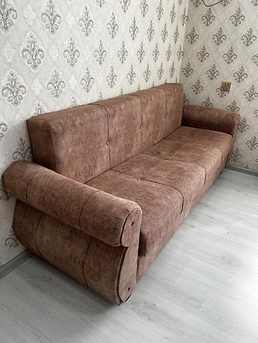 Divan 6 ayın divanıdı açılır baza var 180 azn satılır.Ünvan
