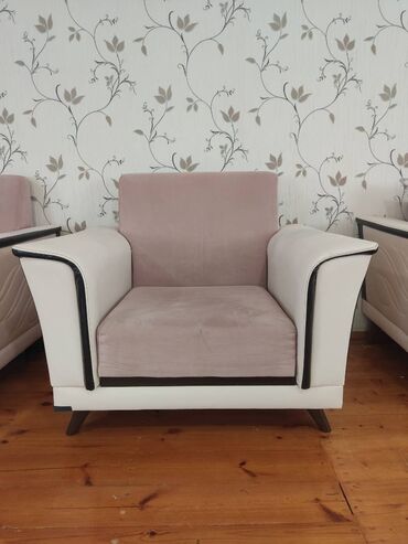 Divan və kreslo dəstləri: 2 ədəd divan və 2 ədəd kreslo mövcuddur. Ölçüləri aşağıdakı kimidir — 19