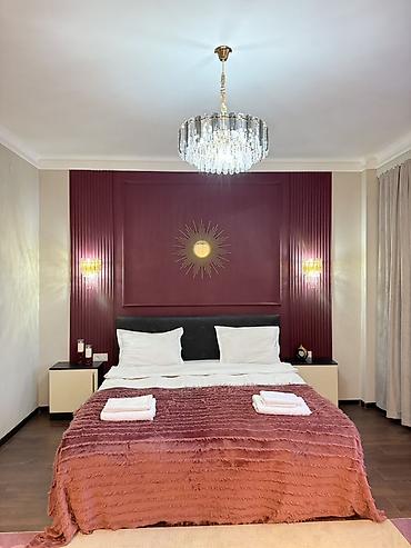 Посуточная аренда квартир: 3 комнаты, Душевая кабина, Постельное белье, Кондиционер — 1