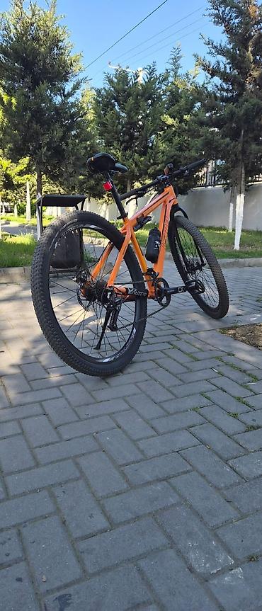 İdman velosipedləri: MTB velosiped – narıncı rəng, 29” təkərlər Xüsusiyyətlər: - Çərçivə — 2