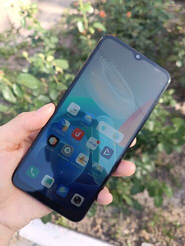 смарт телефон: Vivo Y32, Б/у, 128 ГБ, цвет - Синий, 1 SIM, 2 SIM