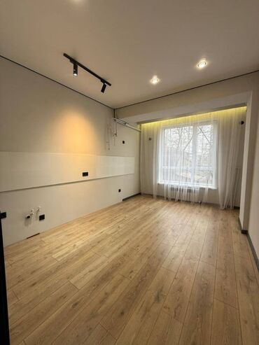 сдаю квартиру по рыскулова: 2 бөлмө, 44 кв. м, Элитка, 2 кабат, Евроремонт