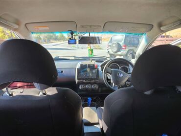 интересует обмен на фит: Honda Fit: 2002 г., 1.3 л, Автомат, Бензин