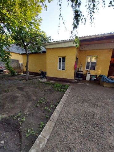 базар жок уй сатылат бишкек 2024: Дом, 100 м², 3 комнаты, Риэлтор, Старый ремонт