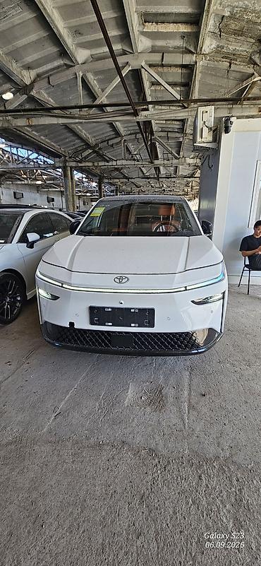 xpeng g3: Toyota bZ3X: 2026 г., 1 л, Автомат, Электромобиль, Кроссовер — 1