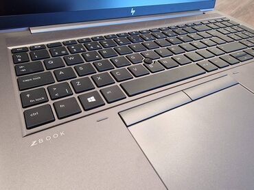 HP: Intel Core i7, 32 GB OZU, 15.6 " — 3